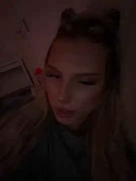 blondeeee online show from 07.02.26