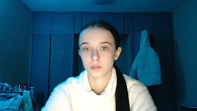 Emilia Light online show from 02.12.26