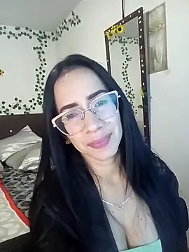 Snapshot of YaraDuartee chatting on 01.31.26 YaraDuartee online show from 01.31.26