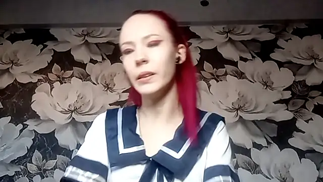 Snapshot of LiaCusson chatting on 09.27.25 LiaCusson online show from 09.27.25