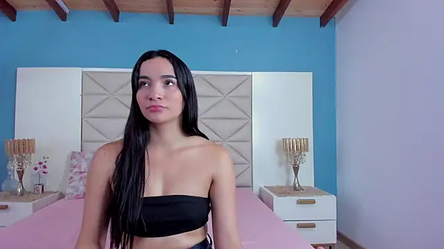 Snapshot of EliDurann chatting on 10.03.25 EliDurann online show from 10.03.25