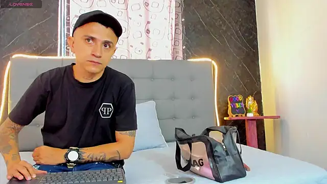 CharlotteAndSimon online show from 02.21.26