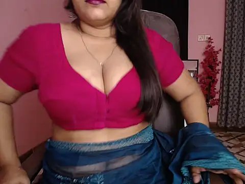 Snapshot of Queen_Homaira chatting on 10.03.25 Queen Homaira online show from 10.03.25