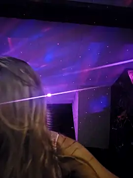 Snapshot of WhimsicalBirdette chatting on 10.05.25 WhimsicalBirdette online show from 10.05.25