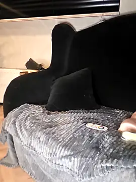 Snapshot of WhimsicalBirdette chatting on 04.15.26 WhimsicalBirdette online show from 04.15.26