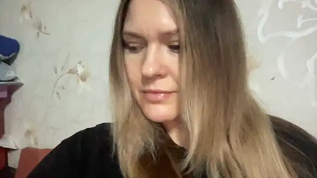 Snapshot of Milysoren chatting on 02.05.26 Milysoren online show from 02.05.26