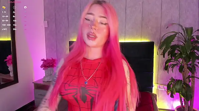 Snapshot of diamond_pink_ chatting on 09.27.25 diamond pink  online show from 09.27.25