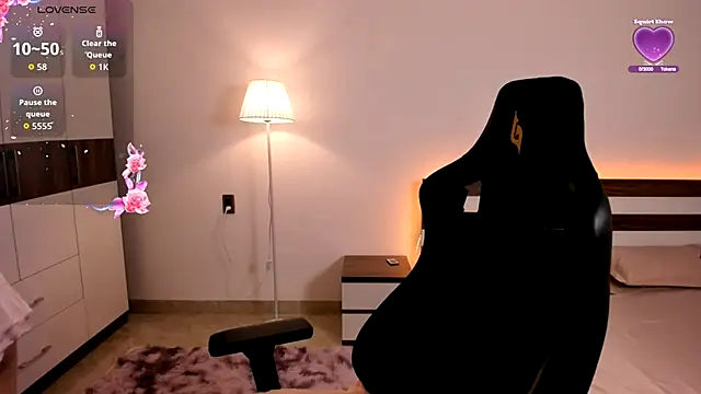 AmyVilvet  online show from 10.20.25