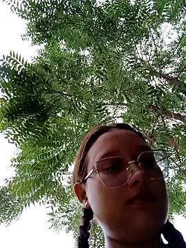 young dairy01 online show from 10.16.25