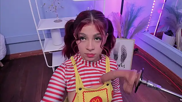 KathiaSaenz  online show from 11.29.25