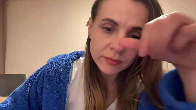 Snapshot of AnnieLove7722 chatting on 10.16.25 AnnieLove7722 online show from 10.16.25