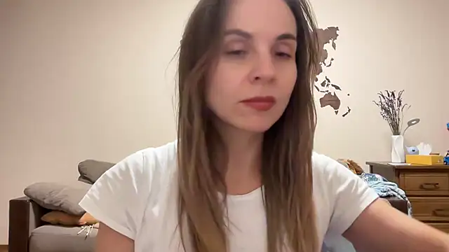 Snapshot of AnnieLove7722 chatting on 10.24.25 AnnieLove7722 online show from 10.24.25