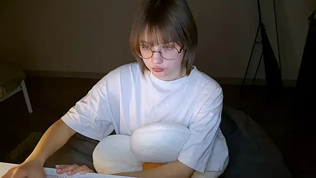 Snapshot of ExitedTroth chatting on 04.22.26 ExitedTroth online show from 04.22.26