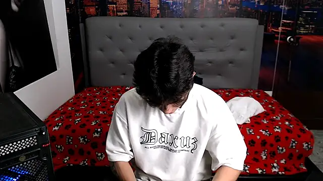 Snapshot of RomeoMillerr chatting on 07.18.26 RomeoMillerr online show from 07.18.26