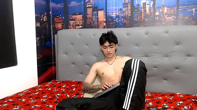 Snapshot of RomeoMillerr chatting on 07.24.26 RomeoMillerr online show from 07.24.26
