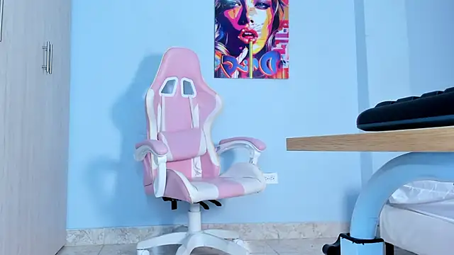 Snapshot of Athenea__fox chatting on 11.08.25 Athenea fox online show from 11.08.25