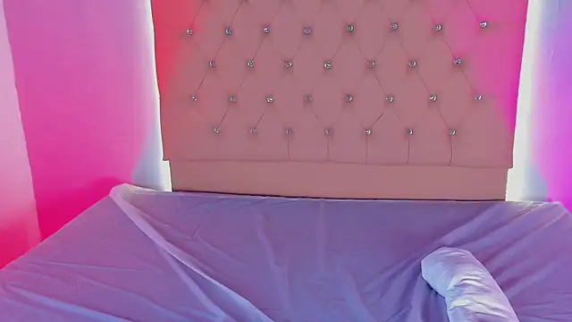 Snapshot of Athenea__fox chatting on 11.28.25 Athenea fox online show from 11.28.25