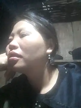 Snapshot of bree-zz chatting on 10.25.25 bree-zz online show from 10.25.25