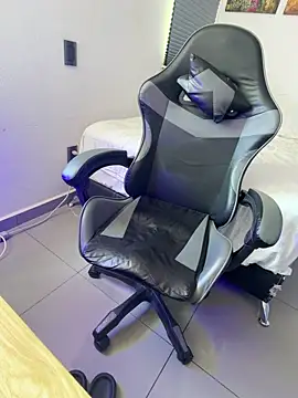Snapshot of zamir333 chatting on 05.14.26 zamir333 online show from 05.14.26