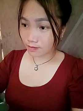 min-xinh online show from 10.15.25