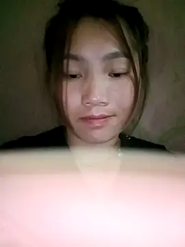 min-xinh online show from 10.19.25