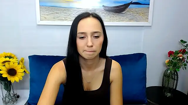 Snapshot of LuisaLive chatting on 04.22.26 LuisaLive online show from 04.22.26