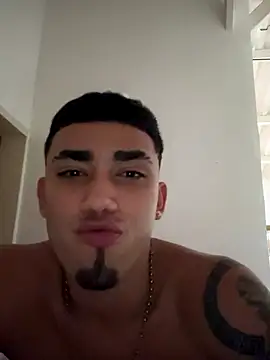 Snapshot of bbyexclussive chatting on 09.26.25 bbyexclussive online show from 09.26.25