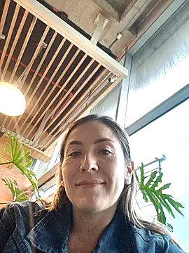 Mariana gom online show from 10.10.25