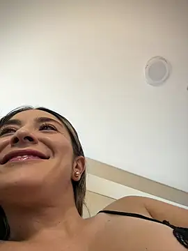 Snapshot of Mariana_gom chatting on 04.22.26 Mariana gom online show from 04.22.26