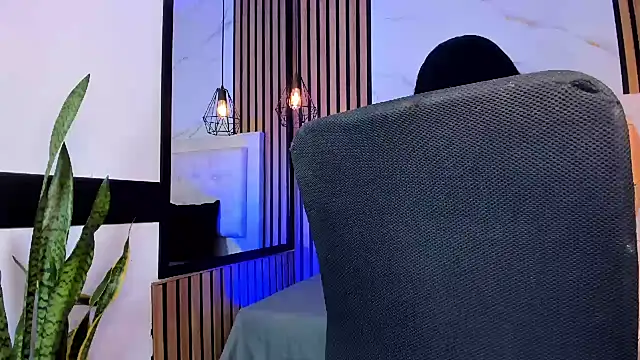 Snapshot of Joe_Sims chatting on 10.04.25 Joe Sims online show from 10.04.25