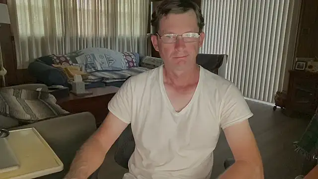 guyhereoncam online show from 10.16.25