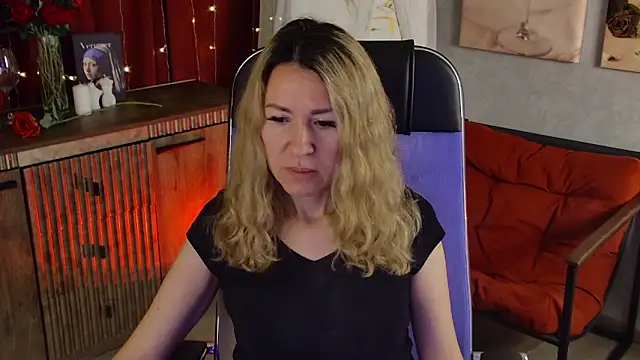 Snapshot of DonnaSmitth chatting on 05.12.26 DonnaSmitth online show from 05.12.26