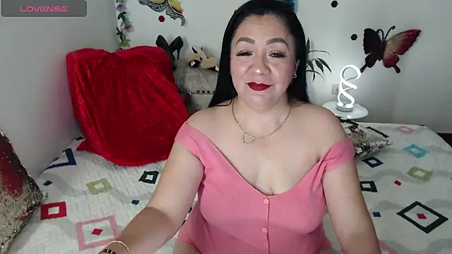 Snapshot of yourhornyjuliettee chatting on 04.27.26 yourhornyjuliettee online show from 04.27.26