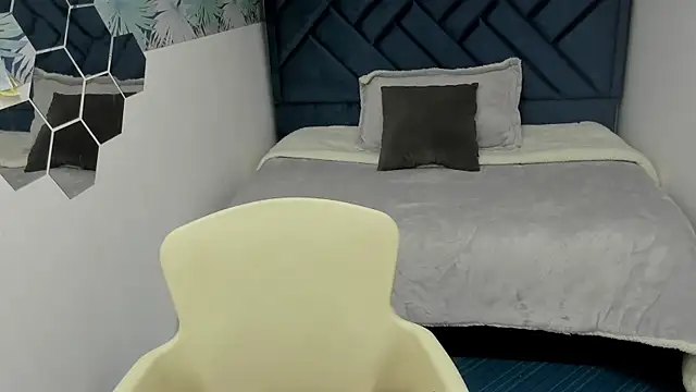 Valery More   online show from 11.29.25