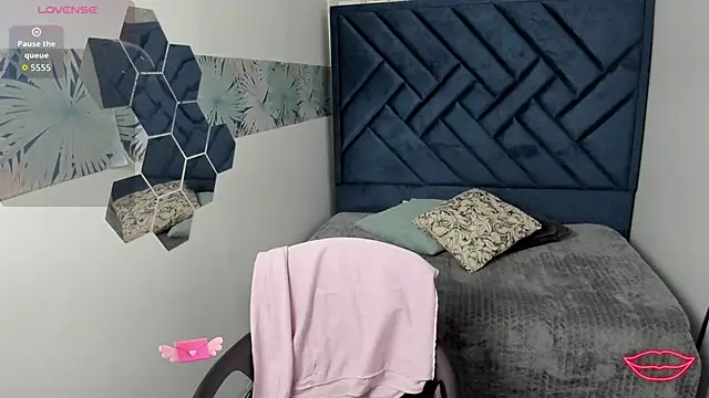 Valery More   online show from 02.05.26