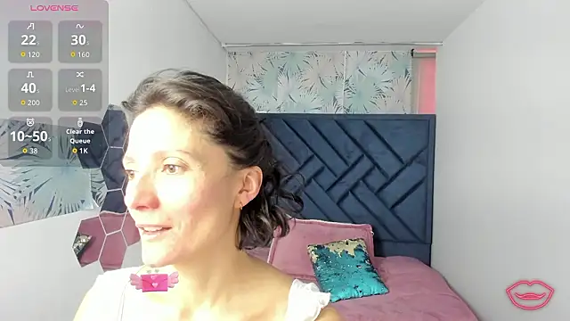 Valery More   online show from 02.25.26