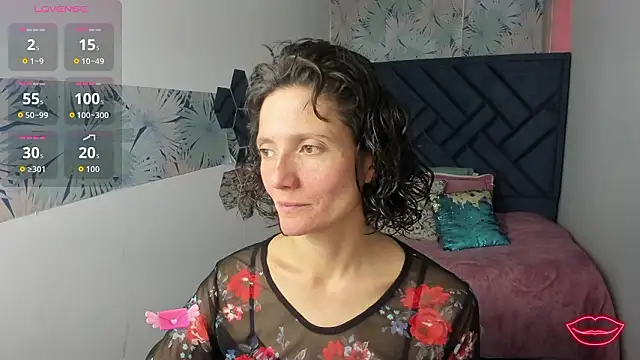 Valery More   online show from 02.26.26