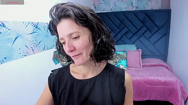 Snapshot of Valery_More__ chatting on 05.04.26 Valery More online show from 05.04.26