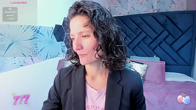Snapshot of Valery_More__ chatting on 05.14.26 Valery More online show from 05.14.26