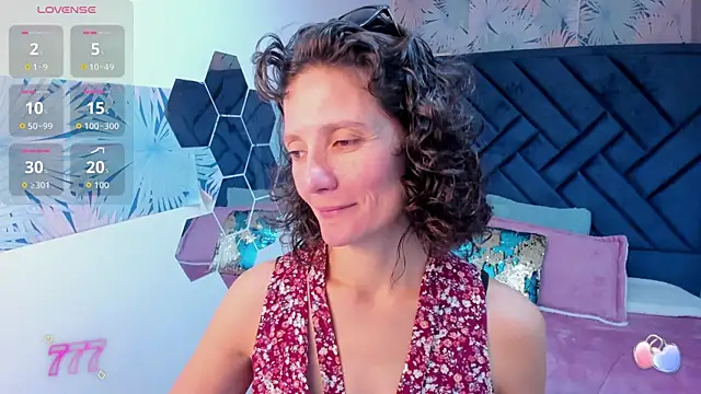 Snapshot of Valery_More__ chatting on 05.15.26 Valery More online show from 05.15.26