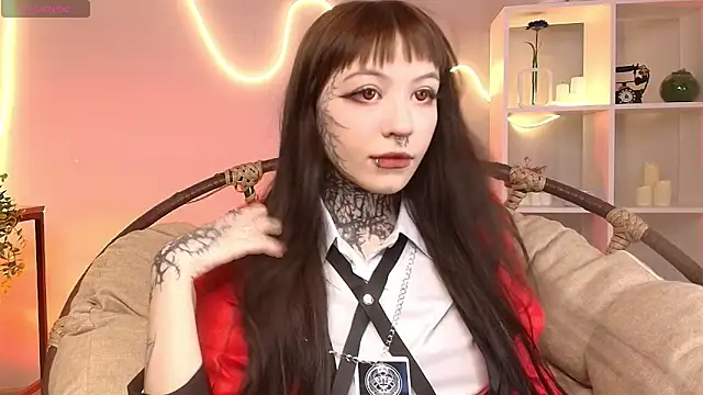 Snapshot of Emma_Willis chatting on 10.03.25 Emma Willis online show from 10.03.25