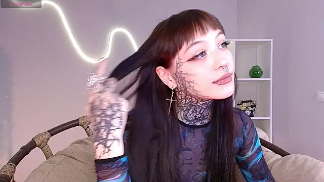 Snapshot of Emma_Willis chatting on 10.06.25 Emma Willis online show from 10.06.25