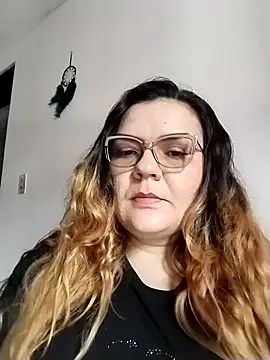 Snapshot of coral_marley chatting on 10.14.25 coral marley online show from 10.14.25