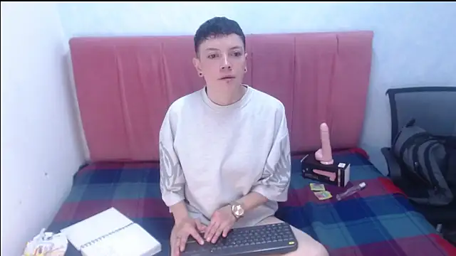 Snapshot of alexmadisoncm101 chatting on 11.11.25 alexmadisoncm101 online show from 11.11.25