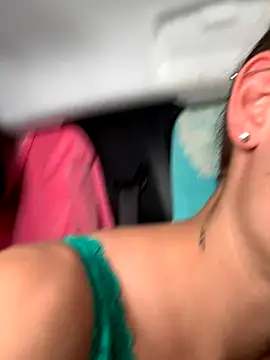 GoldenPussy1329 online show from 10.10.25