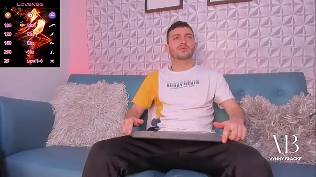 VynnyBlacke  online show from 11.10.25