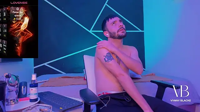 VynnyBlacke  online show from 12.20.25