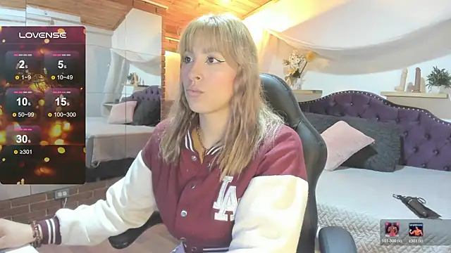 sophialyh 1 online show from 12.15.25