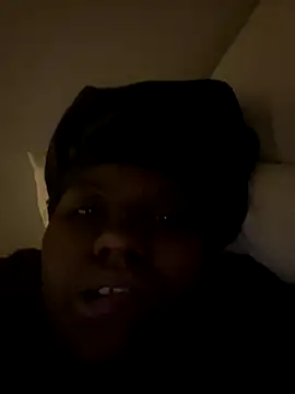 Snapshot of Angelslays chatting on 10.27.25 Angelslays online show from 10.27.25