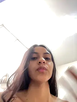 miluwatson online show from 10.18.25